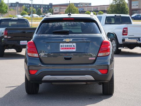 Used 2019 Chevrolet Trax LT w/ LT Convenience Package FWD image 4