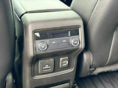 Used 2019 GMC Acadia SLT w/ Black Edition image 26