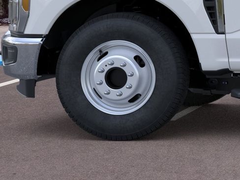 New 2026 Ford F350 XL w/ XL Chrome Package RWD image 19