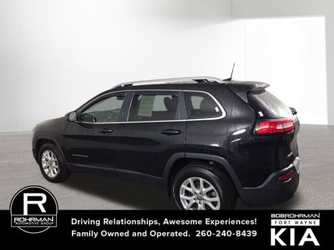 Used 2018 Jeep Cherokee Latitude Plus w/ Cold Weather Group image 10