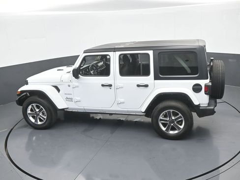 Used 2022 Jeep Wrangler Unlimited Sahara image 50