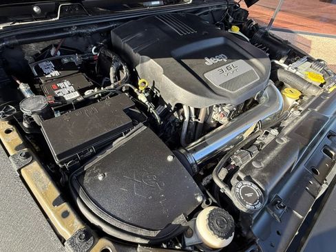 Used 2013 Jeep Wrangler Rubicon AWD/4WD image 24