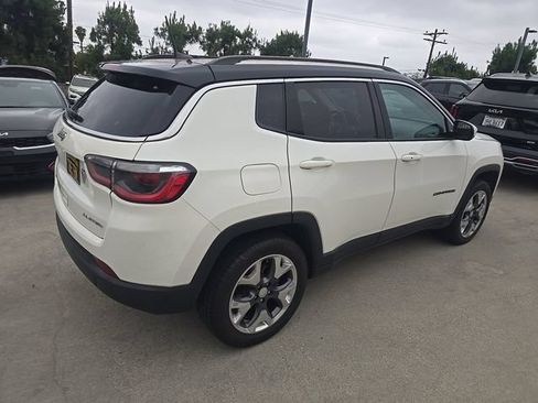 Used 2018 Jeep Compass Limited w/ Navigation Group AWD/4WD image 3