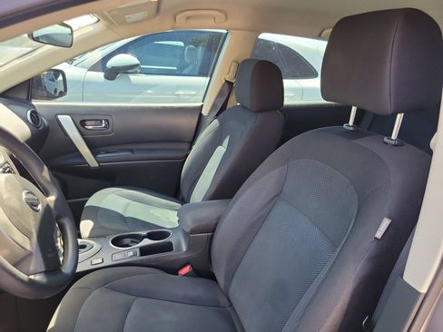Used 2015 Nissan Rogue S FWD image 11