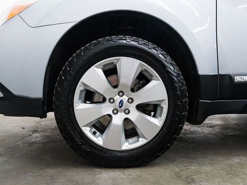 Used 2012 Subaru Outback 3.6R Limited image 7