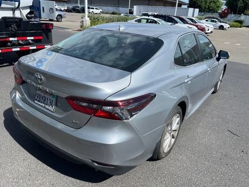 Used 2022 Toyota Camry LE w/ Carpet Mat Package (TMS) FWD image 5