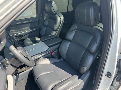 New 2025 Lincoln Navigator L Reserve w/ Jet Appearance Package image 30