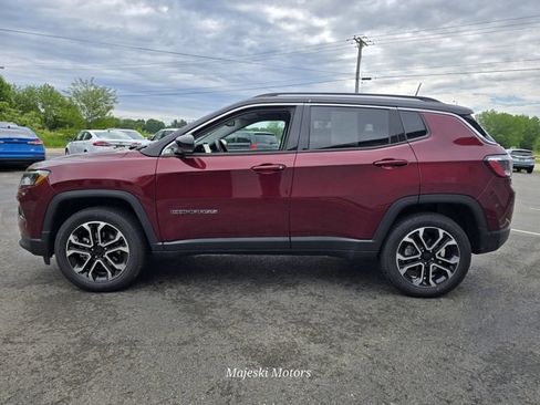 Used 2022 Jeep Compass Limited image 4