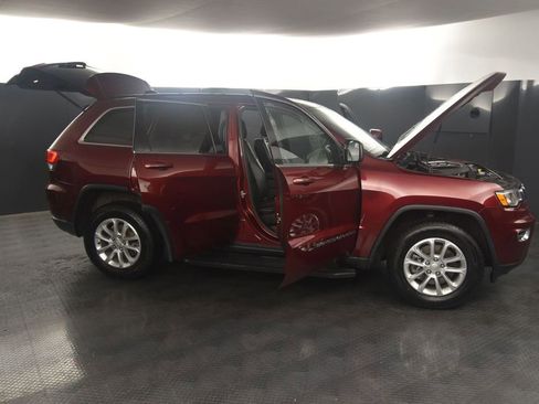 Used 2022 Jeep Grand Cherokee Laredo X image 34