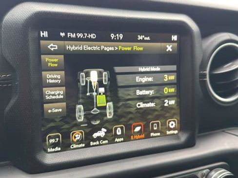 Used 2022 Jeep Wrangler Unlimited Sahara AWD/4WD image 17