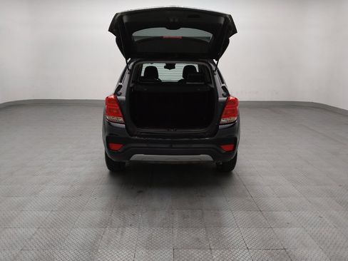 Used 2021 Chevrolet Trax LT w/ LT Convenience Package FWD image 29