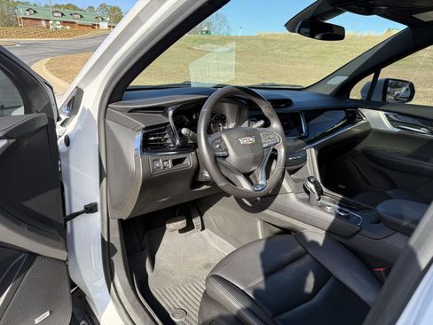 Certified 2021 Cadillac XT6 Premium Luxury image 12