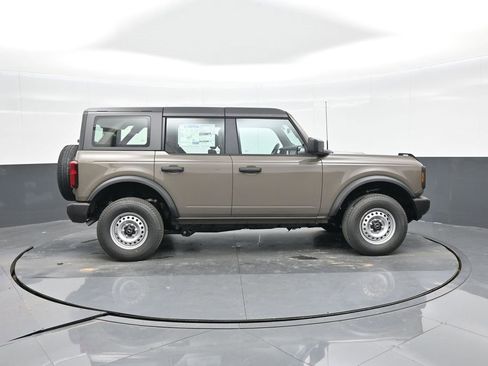 New 2025 Ford Bronco 4-Door image 16