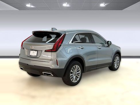 Used 2025 Cadillac XT4 Premium Luxury FWD image 9