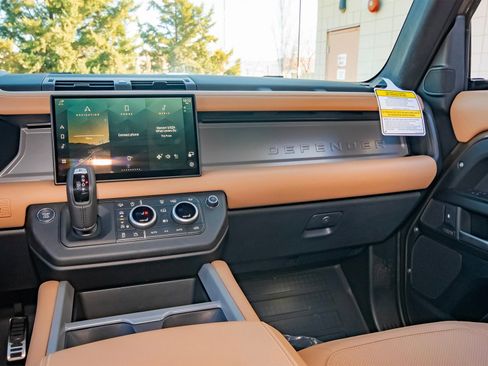 New 2025 Land Rover Defender 110 X image 41