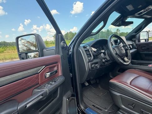 Used 2025 RAM 2500 Limited AWD/4WD image 12