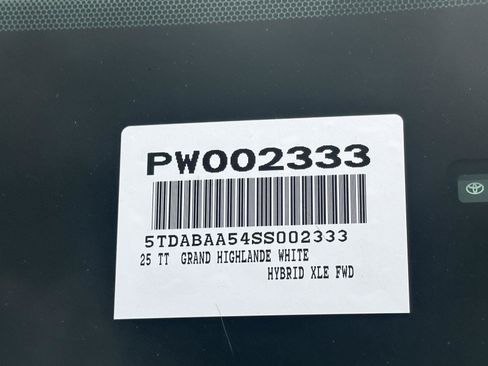 Certified 2025 Toyota Grand Highlander XLE FWD image 14