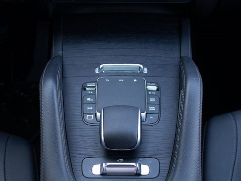 Used 2025 Mercedes-Benz GLS 450 4MATIC image 19