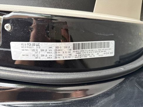 Used 2018 Chrysler Pacifica Limited w/ Advanced Safetytec Group FWD image 31