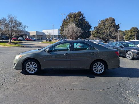 Used 2014 Toyota Camry XLE image 8