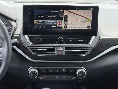 Used 2023 Nissan Altima 2.5 SR w/ SR Premium Package FWD image 16