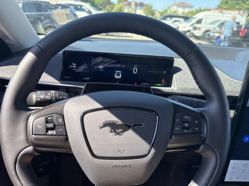 Used 2025 Ford Mustang Mach-E Premium AWD/4WD image 27