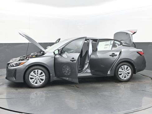 Certified 2025 Nissan Sentra S image 40