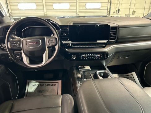 Used 2023 GMC Sierra 1500 SLT w/ SLT Premium Package AWD/4WD image 4