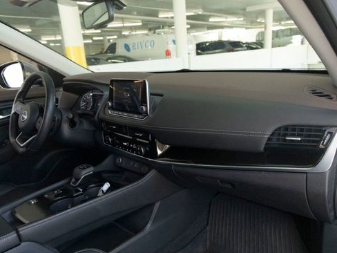 Used 2023 Nissan Rogue SL FWD image 28