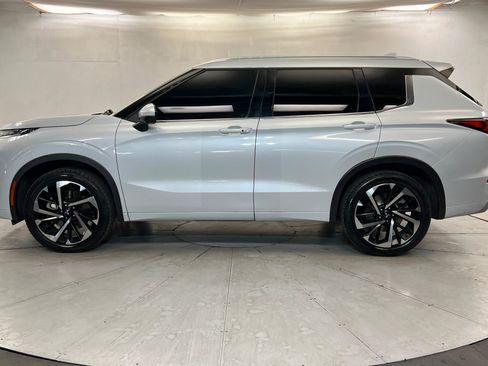 Used 2022 Mitsubishi Outlander SEL AWD/4WD image 2