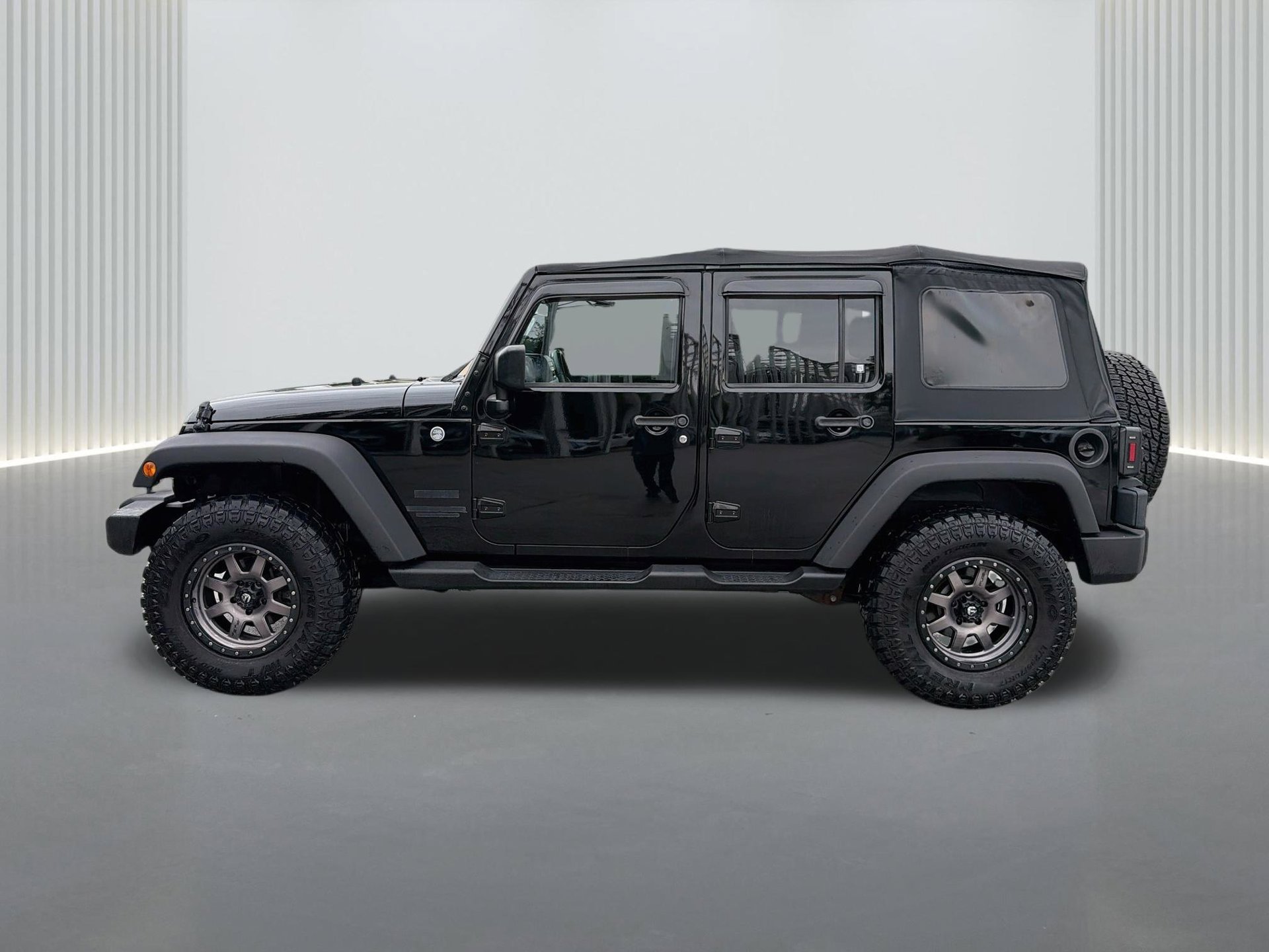 Used 2015 Jeep Wrangler Unlimited Sport w/ Quick Order Package 24S AWD/4WD image 2