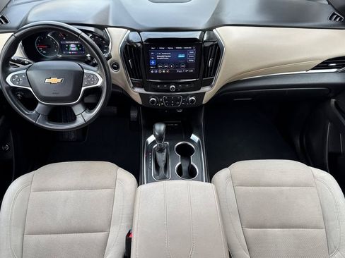 Used 2023 Chevrolet Traverse LT w/ Rear Camera Mirror Package image 13