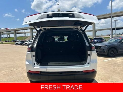 Used 2024 Jeep Grand Cherokee Altitude AWD/4WD image 9