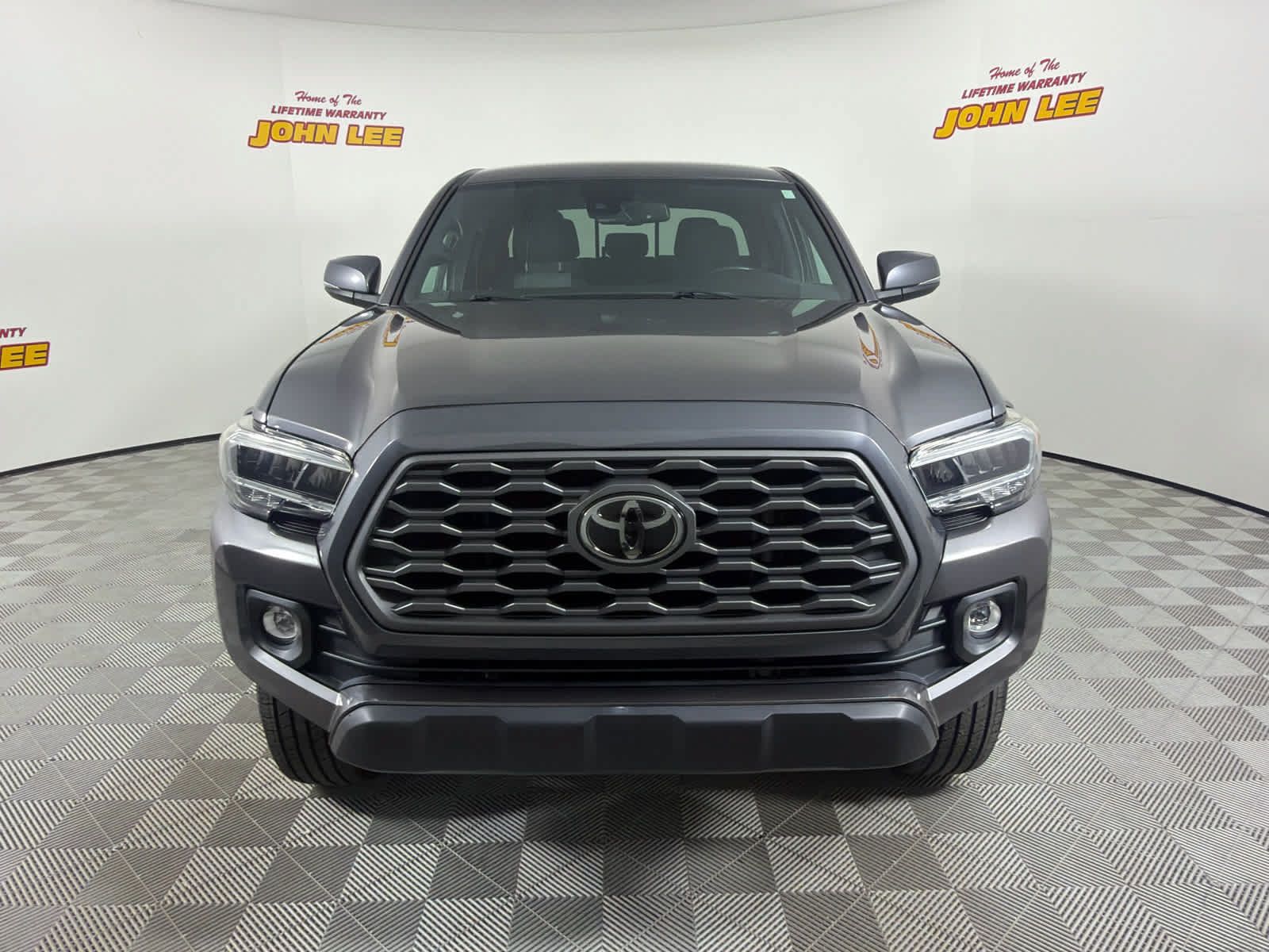 Used 2021 Toyota Tacoma TRD Off-Road w/ Technology Package AWD/4WD image 9