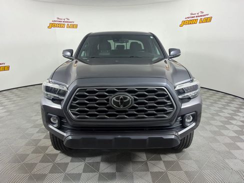 Used 2021 Toyota Tacoma TRD Off-Road w/ Technology Package AWD/4WD image 9