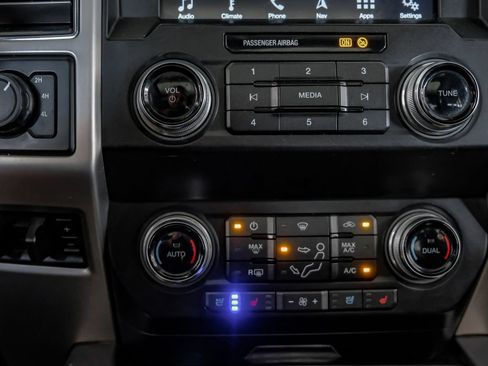 Used 2019 Ford F250 Platinum w/ Platinum Ultimate Package AWD/4WD image 26