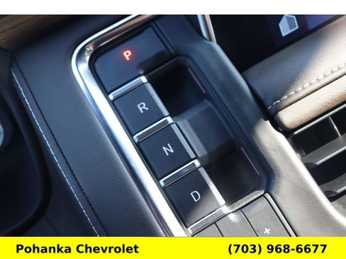 Used 2023 Chevrolet Tahoe Z71 w/ Z71 Off-Road Package AWD/4WD image 15