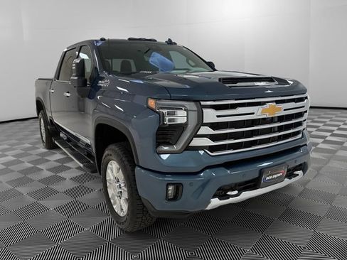 Used 2024 Chevrolet Silverado 2500 High Country w/ High Country Premium Package AWD/4WD image 7