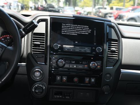 Used 2023 Nissan Titan PRO-4X w/ Pro-4x Convenience Package AWD/4WD image 19