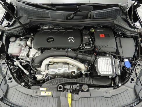 Certified 2025 Mercedes-Benz GLA 250 image 29