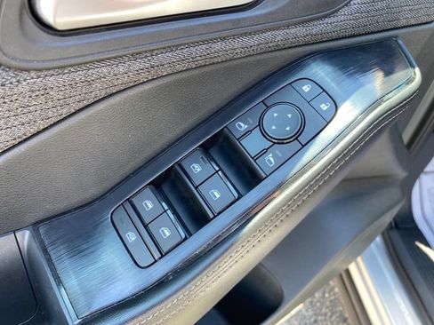 Used 2023 Nissan Rogue SV FWD image 17
