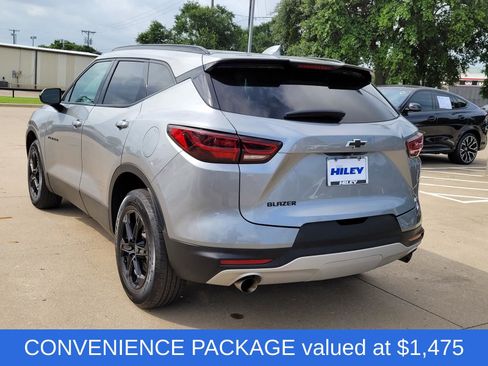 Used 2023 Chevrolet Blazer LT w/ Convenience Package FWD image 3