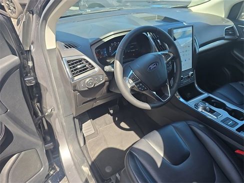 Used 2022 Ford Edge Titanium image 18