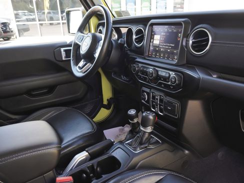 Used 2023 Jeep Wrangler Unlimited Sahara w/ Cold Weather Group image 41