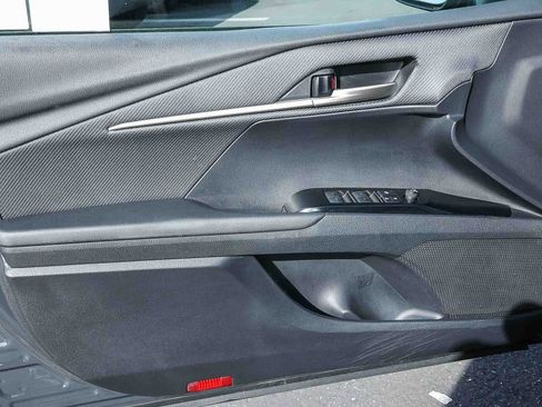 Used 2025 Toyota Camry SE image 30