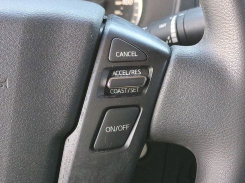 Used 2022 Nissan Frontier SV image 23