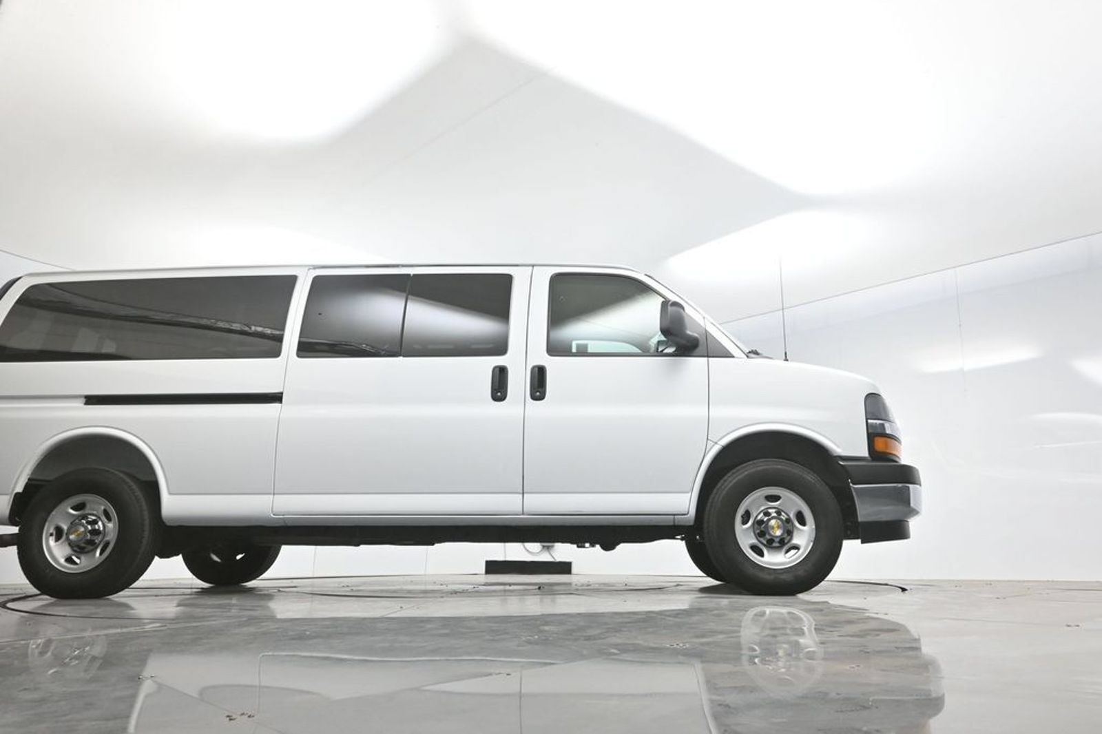 Used 2025 Chevrolet Express 3500 LT w/ LT Preferred Equipment Group RWD image 55