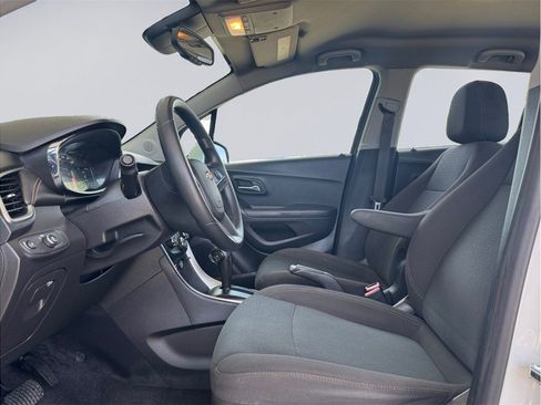 Used 2019 Chevrolet Trax LS FWD image 9