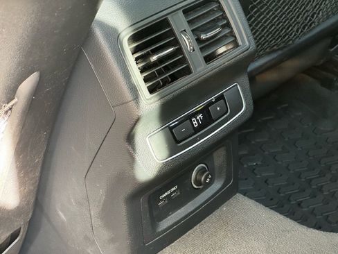 Used 2023 Audi Q5 2.0T Premium image 19