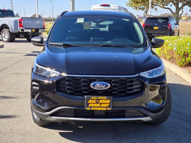 Certified 2025 Ford Escape ST-Line AWD/4WD image 2